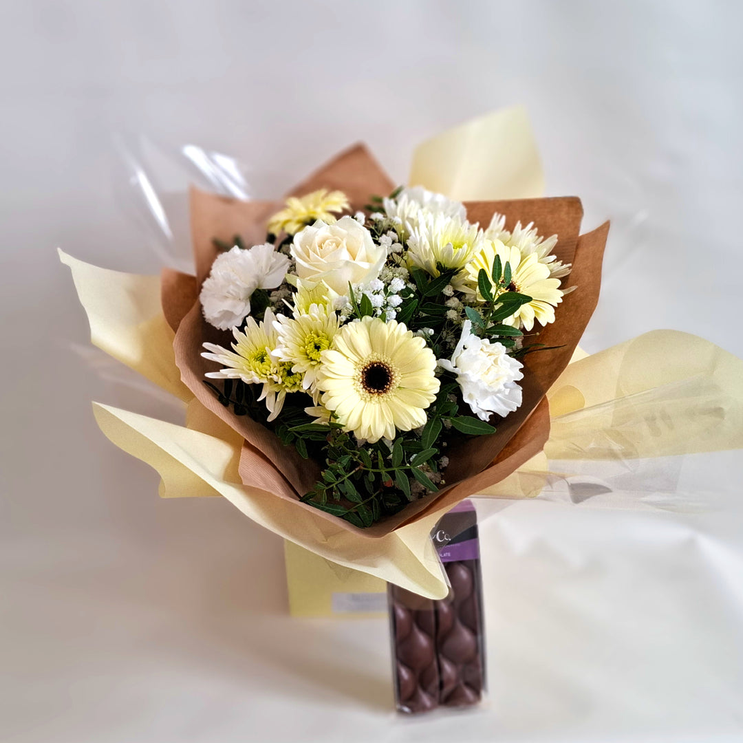 Simply White Bouquet & Chocolate Bar Combo