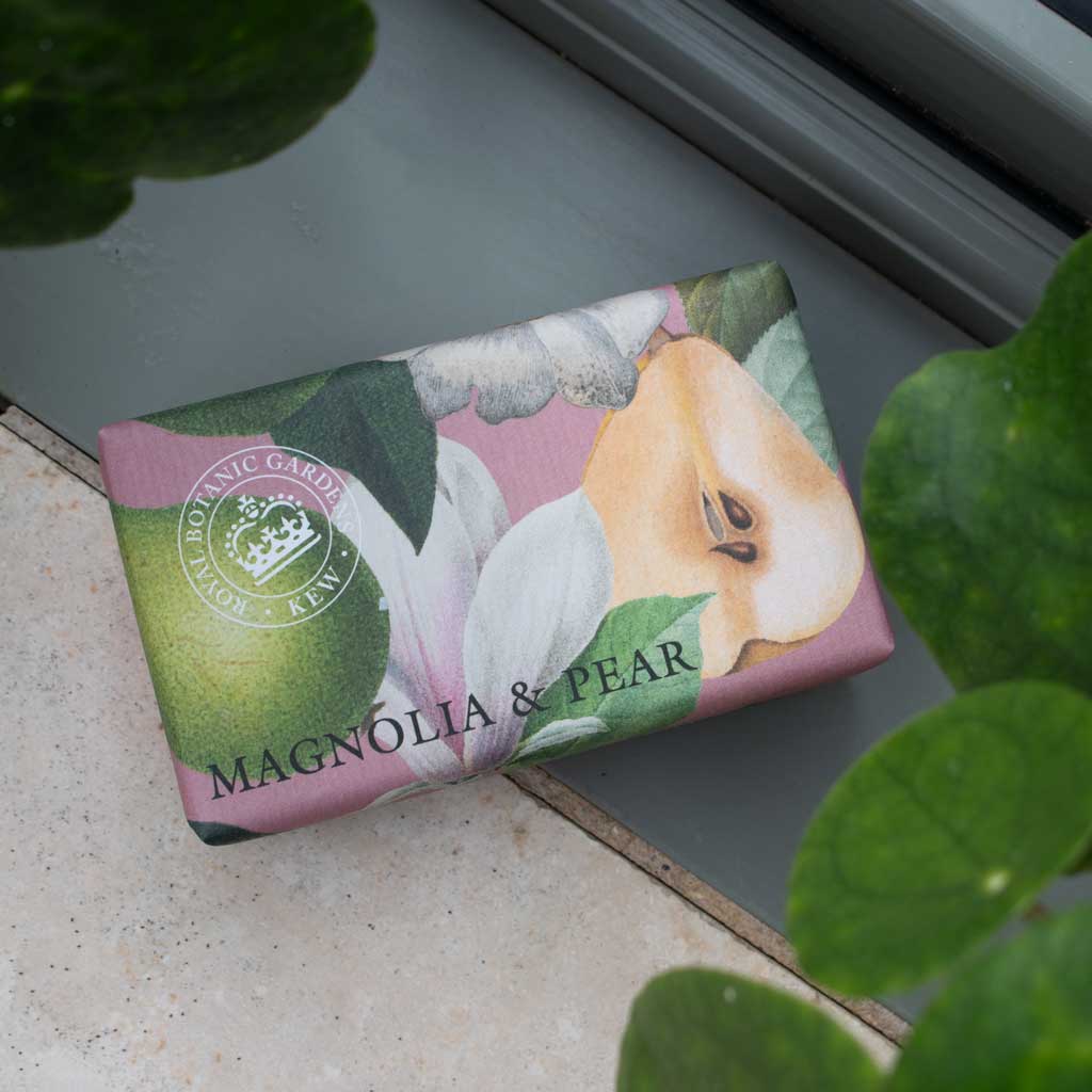 Kew Gardens Magnolia and Pear Soap (240g)