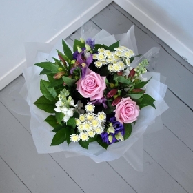 Judy courier flowers delivery uk
